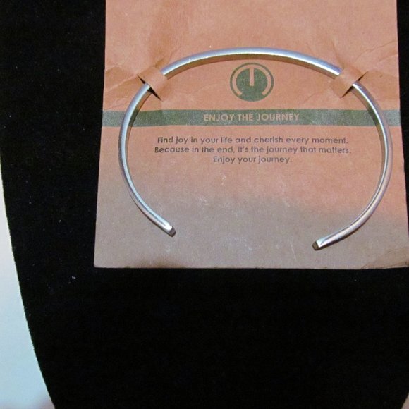 Silver tone Enjoy The Journey bracelet new - Picture 1 of 2